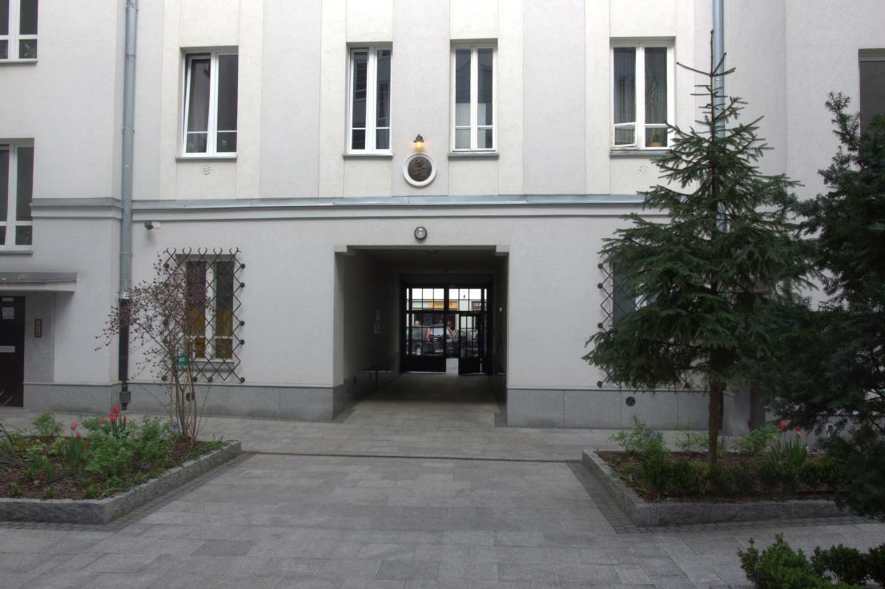 P11 Varsóvia Exterior foto